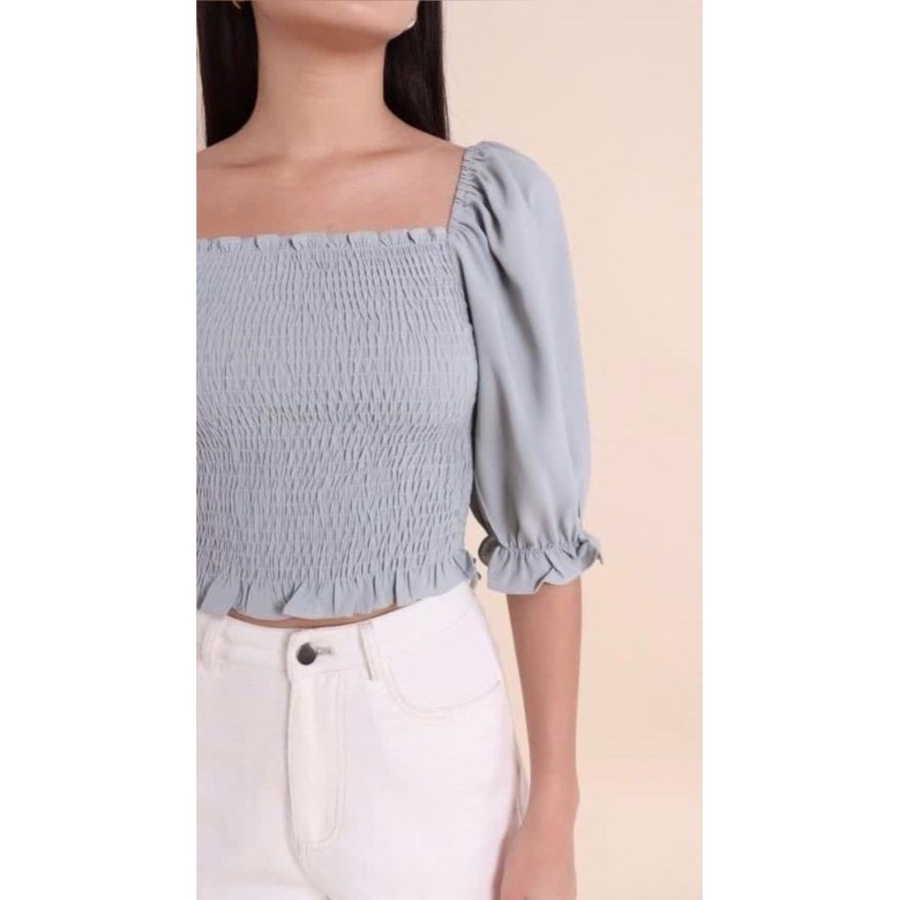 Blank NYC Women's Smocked Puff Sleeve Linen Blend Crop Top Clear Sky Blue Medium